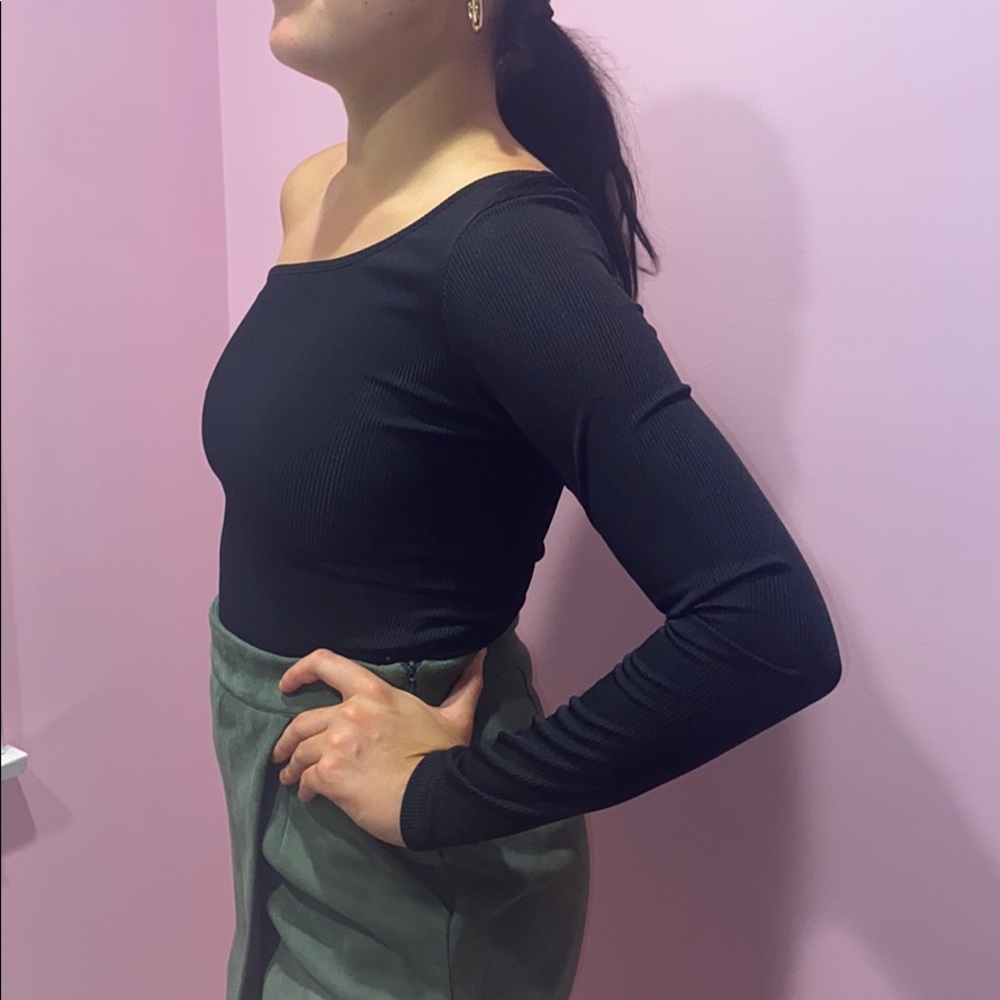 one shoulder ribbed black bodysuit